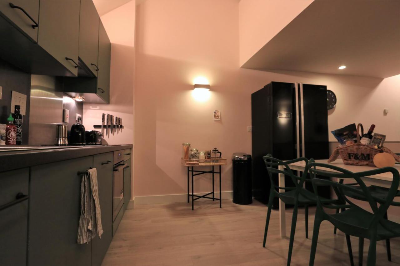 Ecohome On The Canal In A Historic Site Near City Coventry Exterior foto